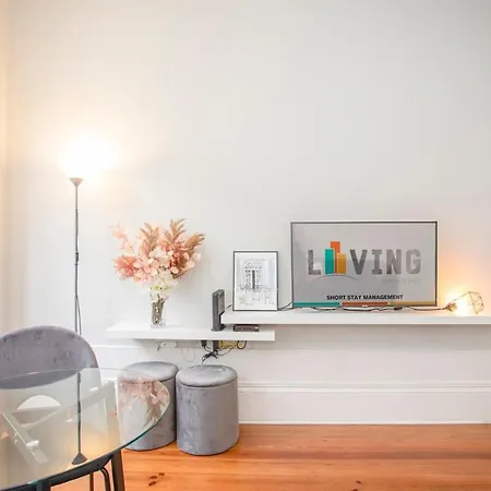 Liiiving In - Chic & Sweet Apartment *